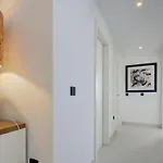 Stylish Hills With Lovely Views *