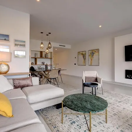 Stylish Hills With Lovely Views Lejlighed Estepona