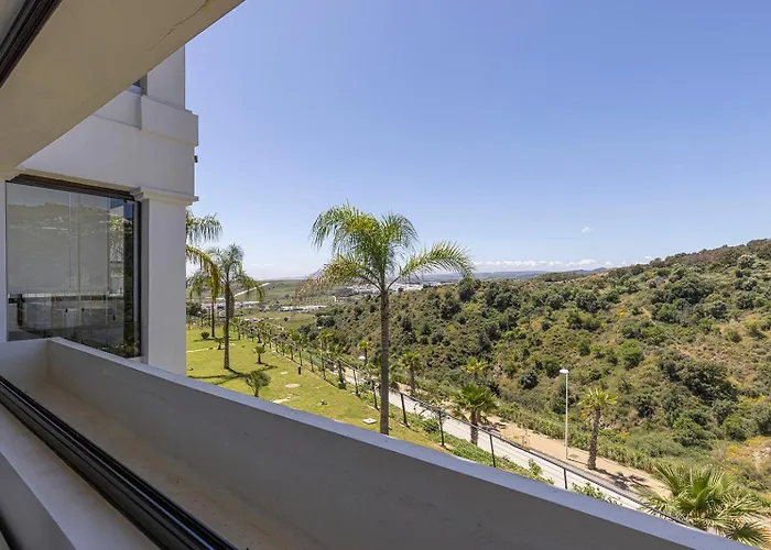 Апартаменти Stylish Hills With Lovely Views *