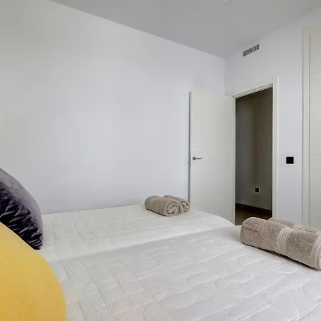 Stylish Hills With Lovely Views