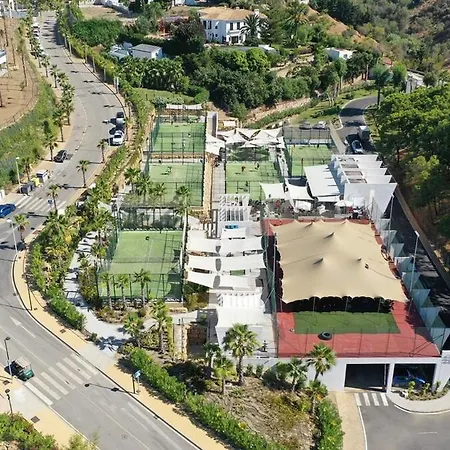 Stylish Hills With Lovely Views 아파트 에스테포나