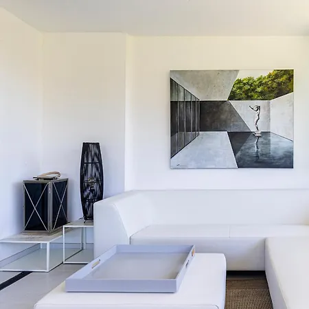 Stylish Hills With Lovely Views