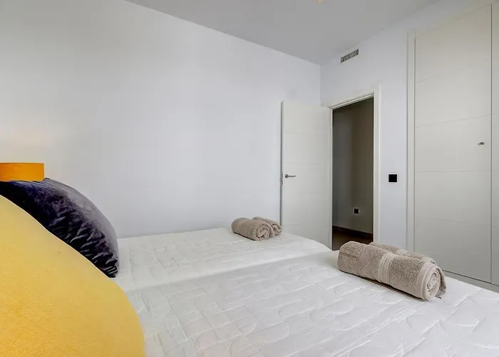 Stylish Hills With Lovely Views