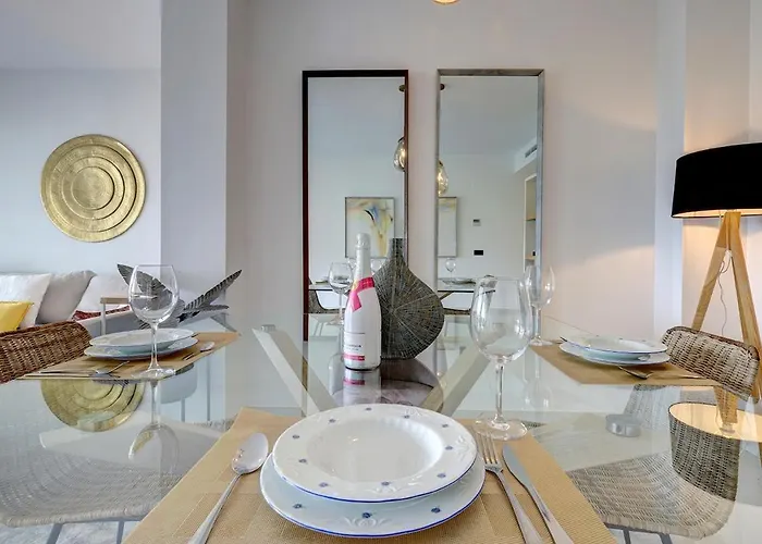 Stylish Hills With Lovely Views *