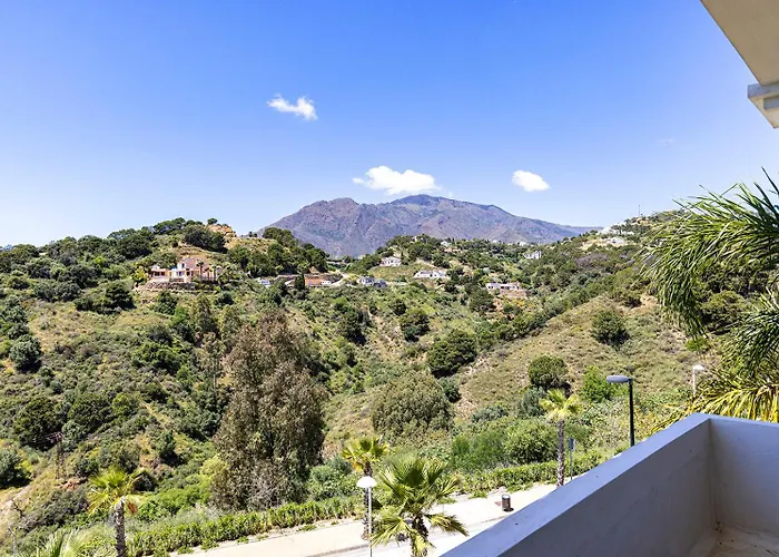 Apartman Stylish Hills With Lovely Views