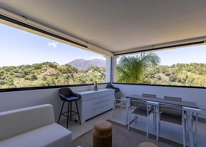 Stylish Hills With Lovely Views *