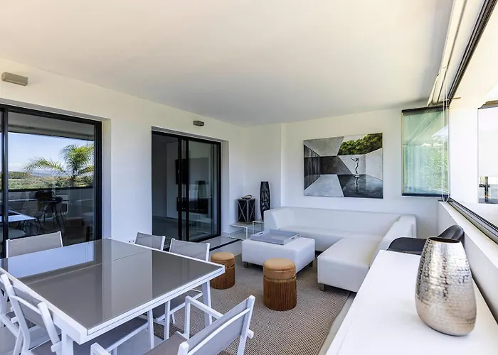 Stylish Hills With Lovely Views Apartman *