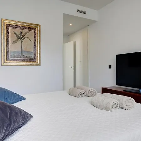 Stylish Hills With Lovely Views Lejlighed *