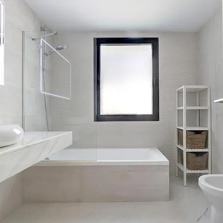 Stylish Hills With Lovely Views Lejlighed *