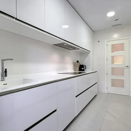 Stylish Hills With Lovely Views Lejlighed *