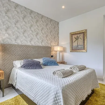 Апартаменти Stylish Hills With Lovely Views Естепона